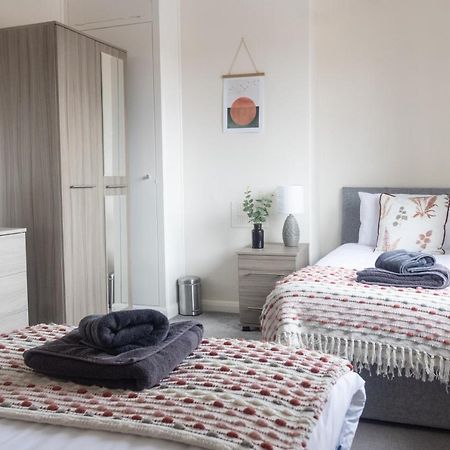 Ferienwohnung Adrian House, Near Hospital, Easy Parking + Garden Carlisle  Exterior foto