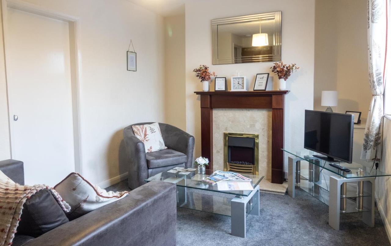 Ferienwohnung Adrian House, Near Hospital, Easy Parking + Garden Carlisle  Exterior foto