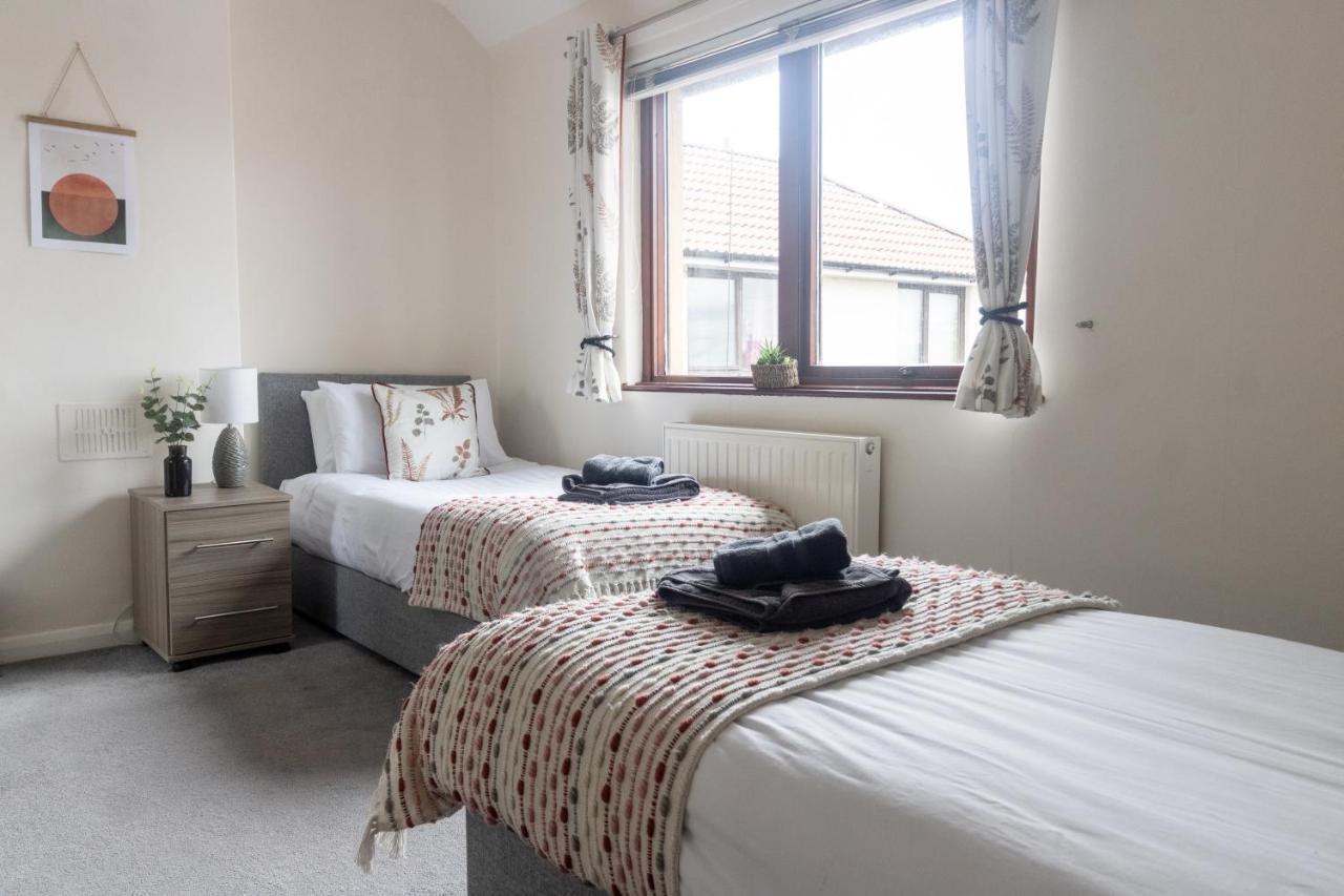 Ferienwohnung Adrian House, Near Hospital, Easy Parking + Garden Carlisle  Exterior foto