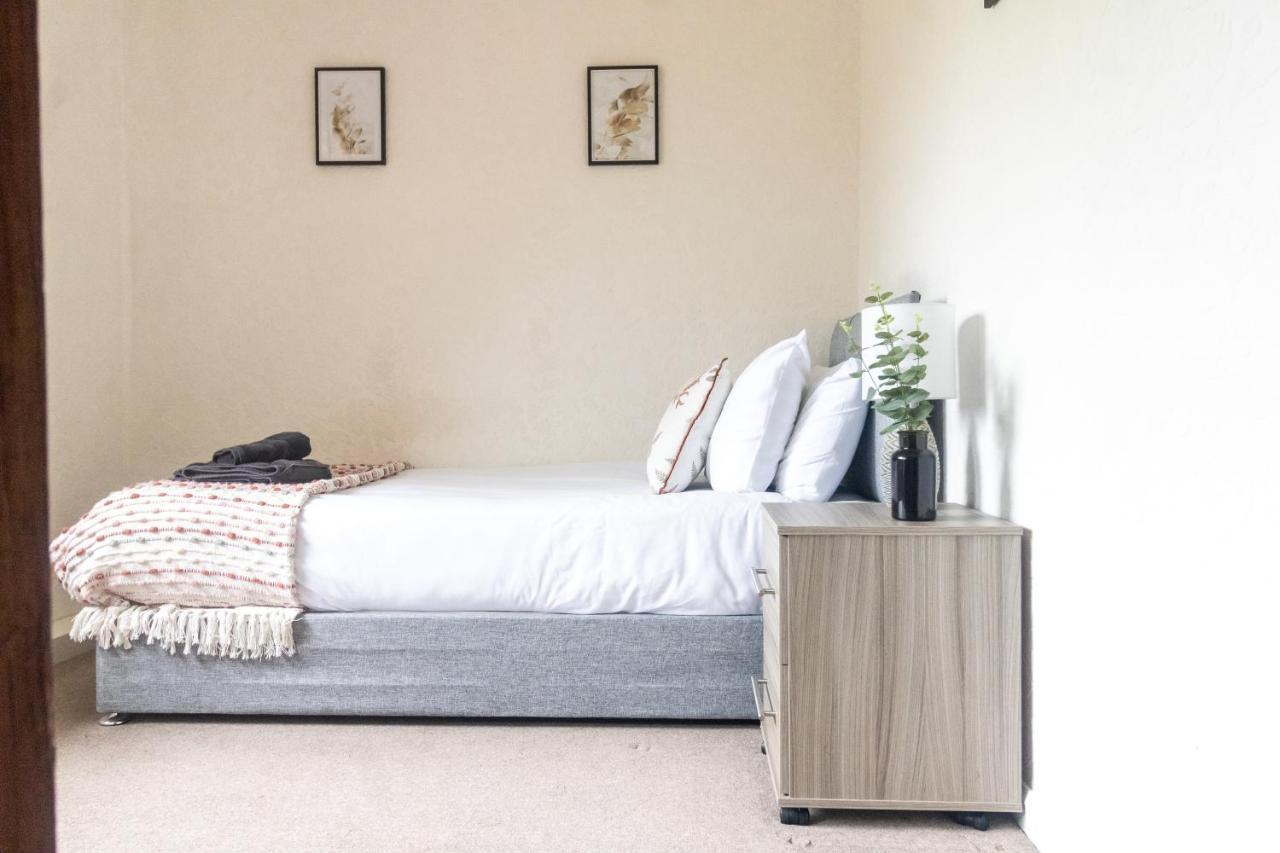 Ferienwohnung Adrian House, Near Hospital, Easy Parking + Garden Carlisle  Exterior foto