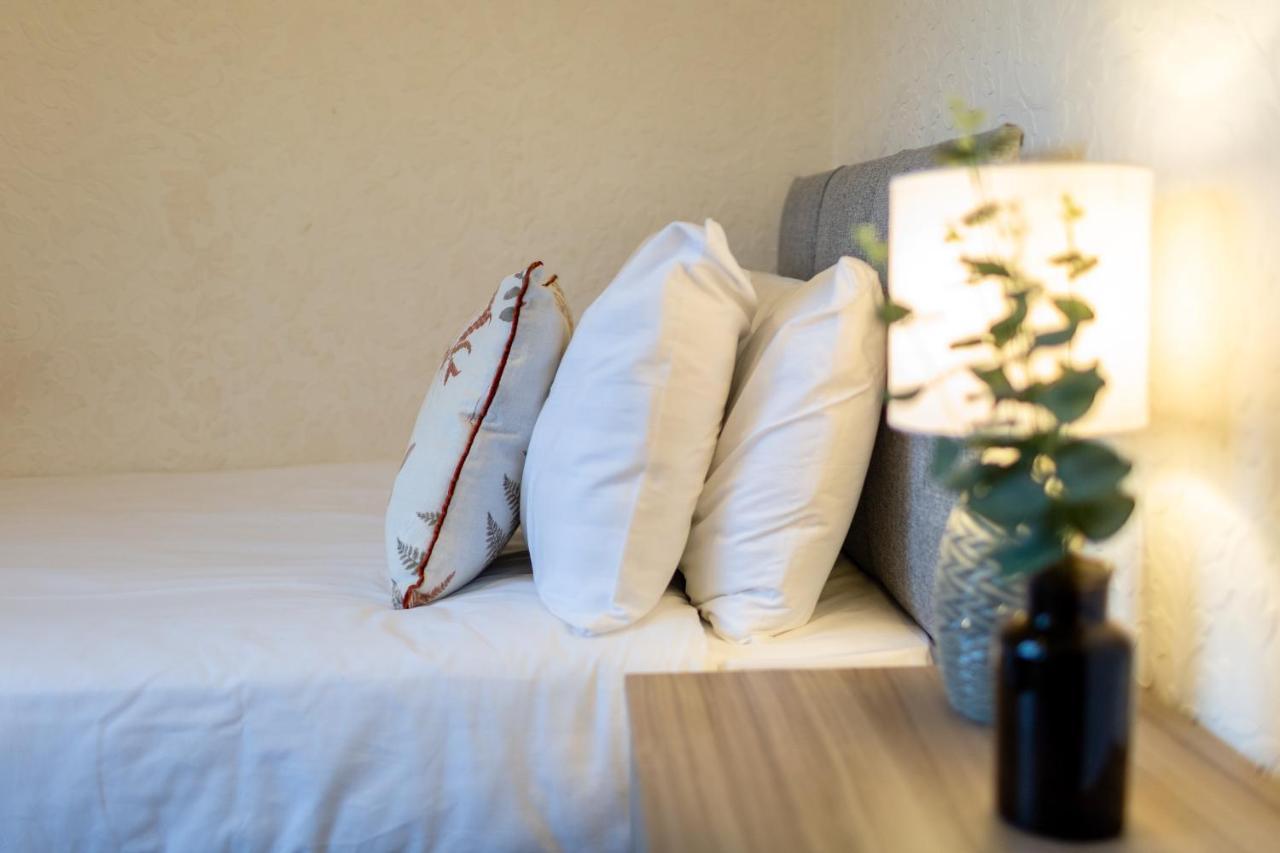 Ferienwohnung Adrian House, Near Hospital, Easy Parking + Garden Carlisle  Exterior foto